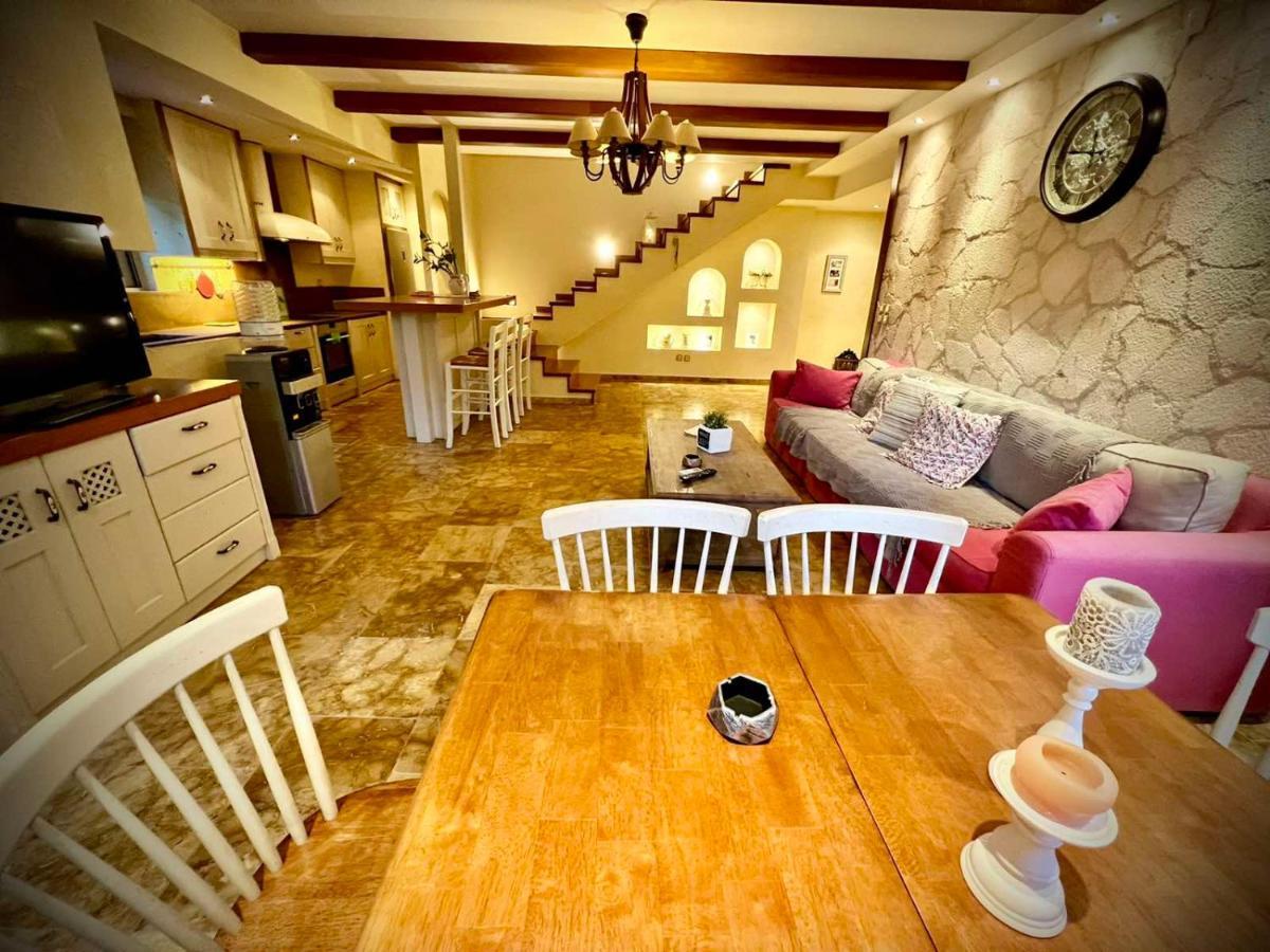 Ένας Ευχάριστος Χώρος Με Πισίνα Villa Pórto Ráfti Dış mekan fotoğraf