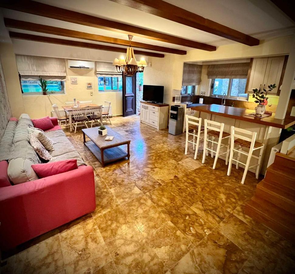 Ένας Ευχάριστος Χώρος Με Πισίνα Villa Pórto Ráfti Dış mekan fotoğraf